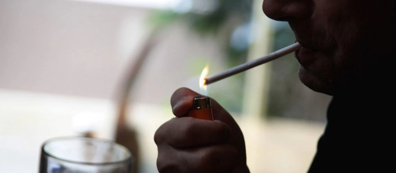 Εδώ και χρόνια ο αντικαπνιστικός νόμος είναι μόνο στα χαρτιά